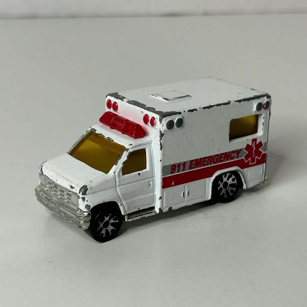 Matchbox Ford Ambulance 1996 Diecast Toy 911 Emergency White